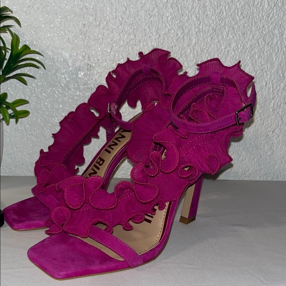 Gianni Bini Pink Stiletto Heels with Straps - Picture 2 of 11